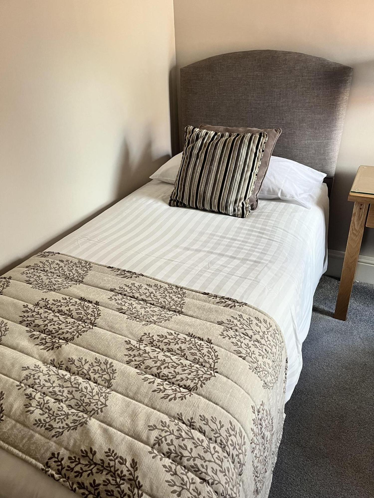 Hotel Geminian à Harrogate Chambre photo